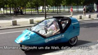 TWIKE in Berlin trifft Zero Race Elektroautos auf der Strasse [upl. by Akinohs]