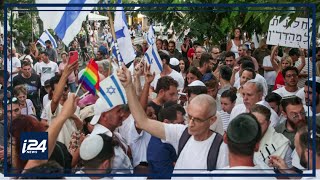 Mayhem erupts in Tel Aviv over segregated Yom Kippur Prayers [upl. by Uolyram463]