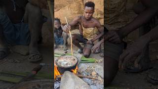 Ohh😍 Fantastic Cooking Hadzabe tribe Enjoy lunchtime Its Amazing Culture tradition [upl. by Gaige199]