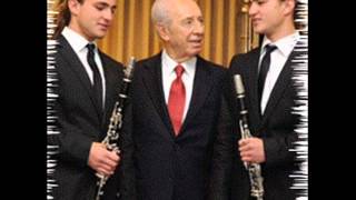 SaintSaens quotIntroduction and Rondo Capriciosoquot  Daniel and Alexander Gurfinkel  clarinet [upl. by Diad300]