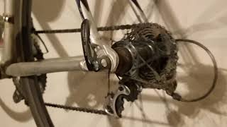 Freewheeling noise comparison Shimano Ultegra 6800 vs Stans Neos hub [upl. by Diver624]