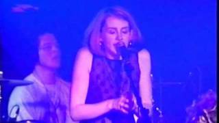 MELYS  quotUn Darllenwr Lwcusquot live Clwb ifor Bach Cardiff [upl. by Airdna]