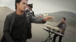 DIVAND  Hanya Ingin Kau Mengerti Official Video [upl. by Moran]