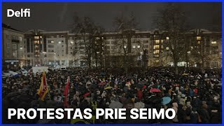 Tiesiogiai protestas prie Seimo „Dešimt minučių tylos“ [upl. by Assillam]