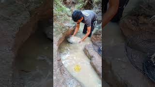 Sand sieving to filter gold [upl. by Eramat693]