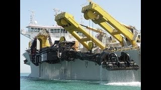 Giant dredging vessel How is work dredger ship maritime news archive [upl. by Alhak708]