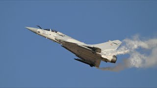 UAE Mirage 20009 Stunning Fly at Dubai Airshow 2023 [upl. by Madelyn]