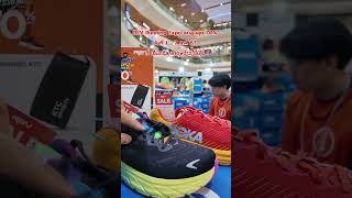 ลุยงานเซลส์ ส่องรองเท้าวิ่ง HOKA ลดราคา REV Running Expo ลดสูงสุด 70 [upl. by Silvan]