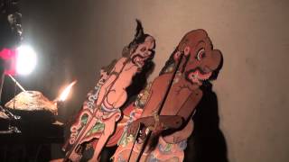 BALI PUPPETS SHADOW THEATER UBUD WAYANG KULIT THEATRE DOMBRES [upl. by Emmey]