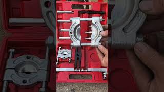 Double disc puller gearbox puller Chuck bearing puller good tools share bearing removal [upl. by Tronna]