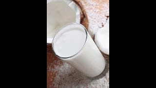 Como Sacar la leche de Coco Natural [upl. by Kcirrag812]