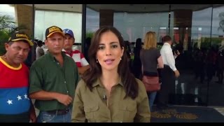 Mariana Atencio cubriendo la campaña de Henrique Capriles Contra Hugo Chávez en Venezuela Parte 1 [upl. by Ahsirkal]