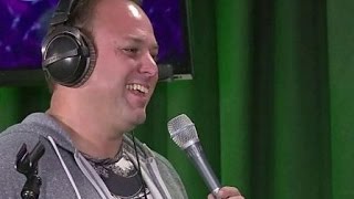 Frans Bauer heeft ‘gevoelig kontje’ [upl. by Fiann905]