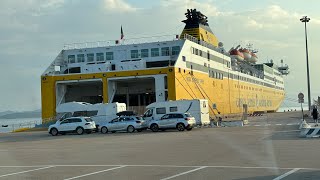 Embarquement immédiat à Golfo Aranci [upl. by Fia481]