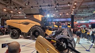 Onthulling nieuwe New Holland CR11maaidorser Agritechnica 2023 [upl. by Eilyah]