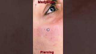 DO YOU KNOW HOW TO REMOVE A MICRODERMAL STAY UNTIL THE END ✨ microdermal microdermalpiercing [upl. by Otsedom671]