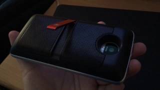 Moto Z Play con JBL SoundBoost Moto Mods [upl. by Ecirtram191]