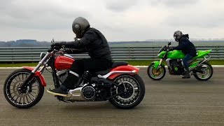 HarleyDavidson FXSB Breakout 103cui vs Kawasaki Z1000 [upl. by Yelwah]