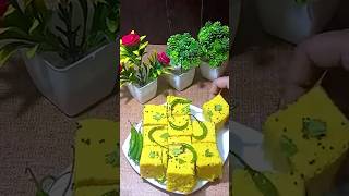 સુરત માં સારા માં સારા ખમણ ક્યાં મળે છે 🤔 khaman foodie suratfood khamandhokla [upl. by Nodlew]