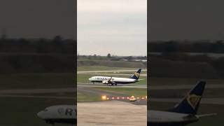 Ryanair Boeing737 touch down aircraftlandinggear 🛬 [upl. by Htnamas]