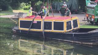 Lifting a canal boat from the water at Over Basin Gloucester [upl. by Lhadnek]