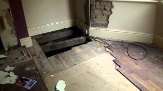 Perfect Edwardian damp proof course  with injection damp proofing above it [upl. by Seniag]