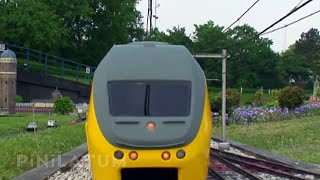 De modelspoorbaan van Madurodam Een cabinerit door de miniatuurwereld met de trein [upl. by Luhe499]