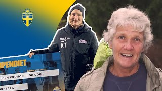 Kajsa Tornfalk överraskas med 50 000 kronor av Pia Sundhage [upl. by Atikihs49]