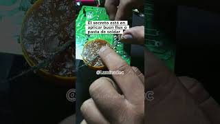 Desoldar con una esponja  🤔🤔 electronico electronicafacil diy [upl. by Alhahs]