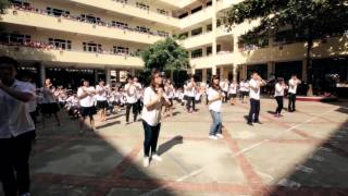 FlashMob Áo Trắng Đến Trường  Món quà ý nghĩa cho thầy cô ngày 2011  THPT Nguyễn Tất Thành [upl. by Nauj]