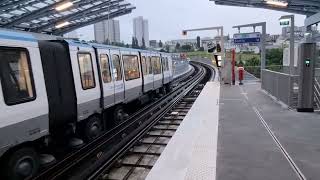 MP14  A la station Coteaux Beauclair sur la ligne 11 du métro parisien [upl. by Reis]