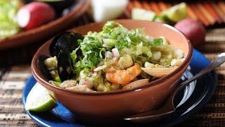 Pozole verde de mariscos [upl. by Ilam784]