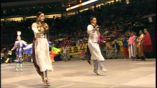 Sibiling Special  2015 Gathering of Nations Pow Wow  PowWowscom [upl. by Giverin]