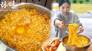 Real Mukbang Outdoor ramen is the BEST ☆ Koreanstyle Ramen Kimchi [upl. by Elvis]