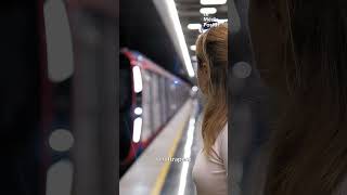 Deux inconnus sauvent la vie dun vieux monsieur dans le métro parisien [upl. by Murphy]