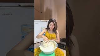 bikin kue kesukaan  viralvideo youtubeshorts shorts happy cooking fyp girl [upl. by Stig]