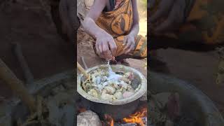 Makanan ekstrim suku Afrika africa shorts shortvideo [upl. by Mckee812]