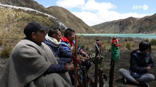 En Colombia un volcán prohibido y sus ángeles guardianes indígenas  AFP [upl. by Oned114]