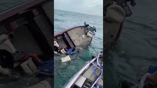 Bass Boat Sinks on Lake St Clair 😳🌊 [upl. by Todhunter]