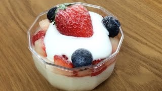 苺のパンナコッタの作り方。マチの洋菓子工房！ 66 Strawberry Panna Cotta [upl. by Akimihs304]