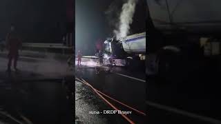 Trafic blocat pe DN1 O cisternă a luat foc [upl. by Elbam]