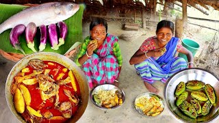 Hilsha fis with brinjal curry cookingampeating by santali tribe womenrural village India [upl. by Lexie]