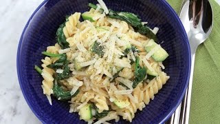 Vegetarisk carbonara  Köket [upl. by Elocyn]