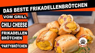 Chili Cheese Frikadellen Brötchen vom Grill  Partybrötchen  The BBQ BEAR [upl. by Dorin]