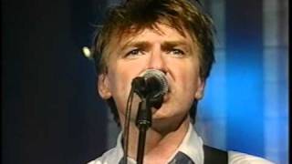 Neil Finn  Cold Live at the Chapel  Mean to Me 1111 [upl. by Emelda]