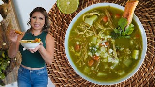 Sopa de Pollo con Fideos [upl. by Ecinad]