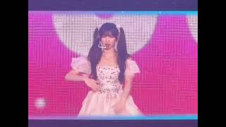 LEESEO amp YUJIN FANCAM [upl. by Hayikaz]