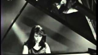 Liszt La leggerezza Martha Argerich 1966 [upl. by Ahsikal441]