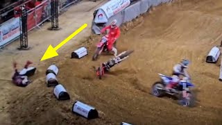 HEARTBREAKING MOMENT FOR JETT LAWRENCES FANS 😭💔 Jett Lawrence Crashes Hard at Paris Supercross [upl. by Kitchen]