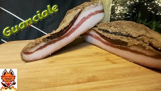 Guanciale  luftgetrockneter Speck aus der Schweinebacke [upl. by Ekal]